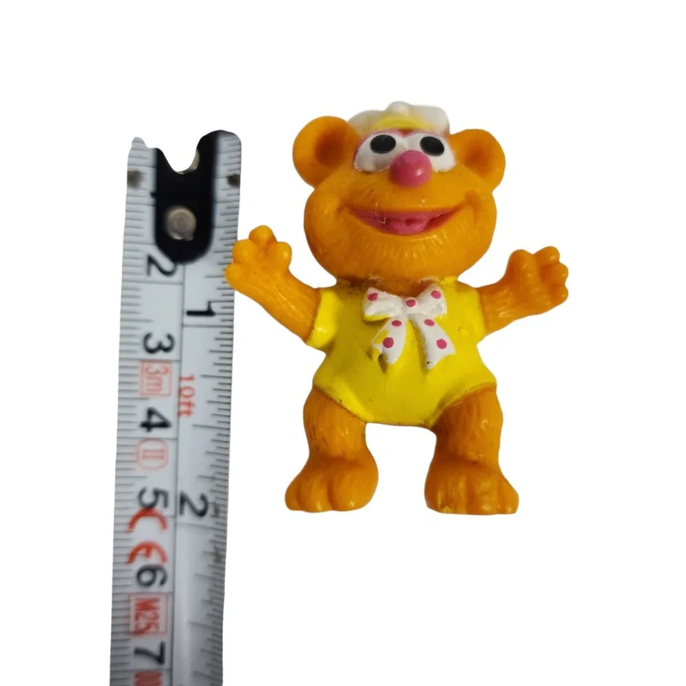 Fozzie Bear Muppet Figure Yellow Shirt Bow‎ Chef Hat Collectible Toy